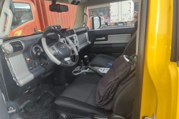 Used Toyota FJ Cruiser  Left Front Seat