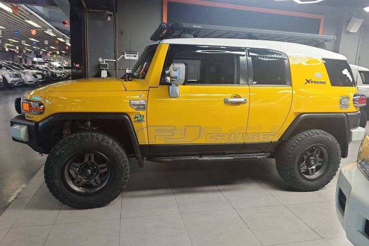 Used Toyota FJ Cruiser 2019 4.0L Middle East Version Left Side