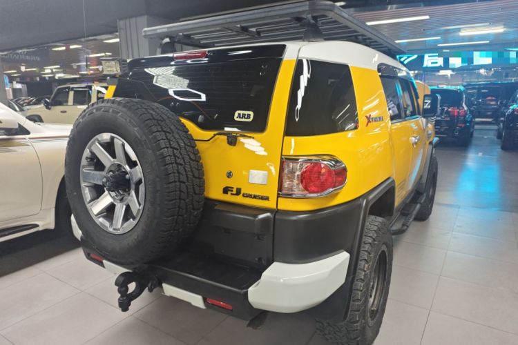 Used Toyota FJ Cruiser 2019 4.0L Middle East Version Rear Right 45 Deg