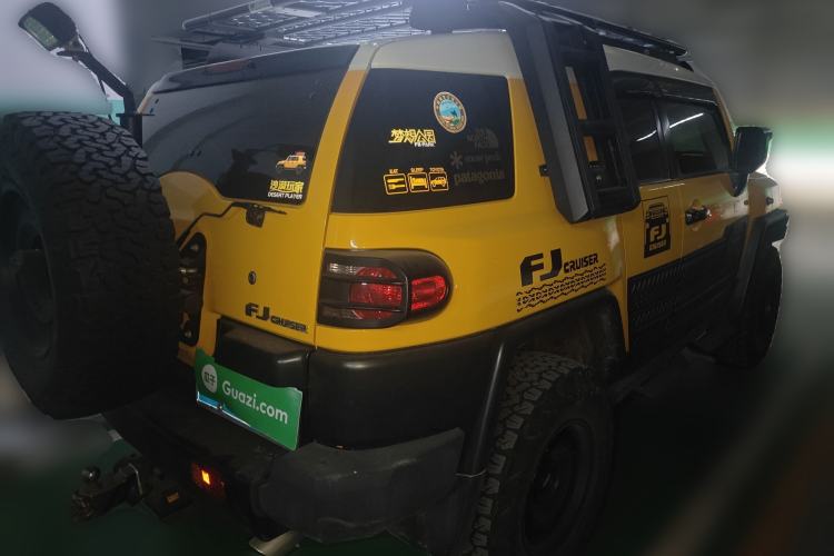 Used Toyota FJ Cruiser 2019 4.0L GX-R Dual Fuel System Twin Fuel Tanks Air Pump – Middle East Rear Right 45 Deg