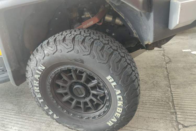 Used Toyota FJ Cruiser  Right Front Wheel Hub