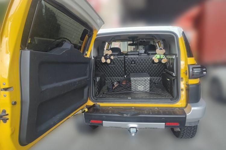 Used Toyota FJ Cruiser  Trunk