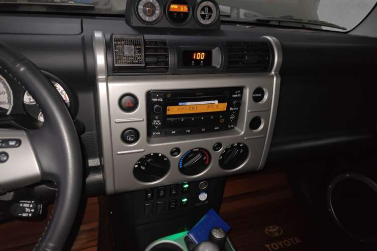 Used Toyota FJ Cruiser  Audio And AC Panel