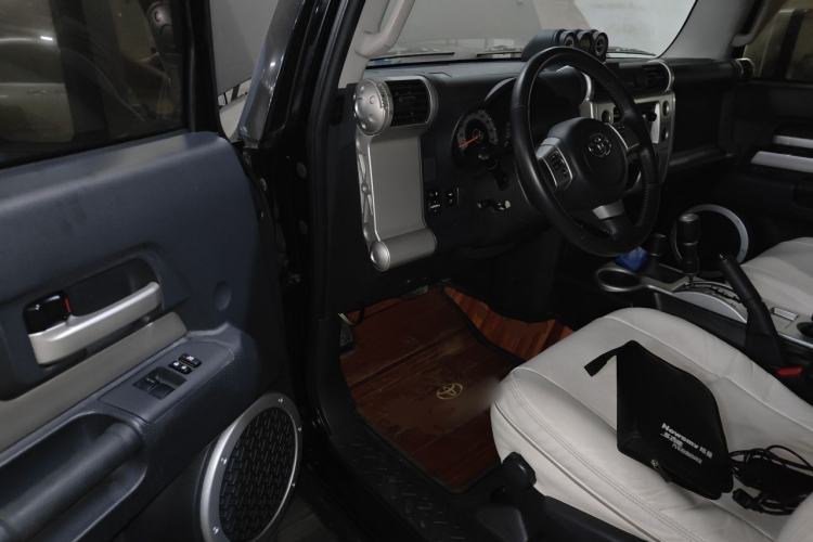 Used Toyota FJ Cruiser  Driver Seat