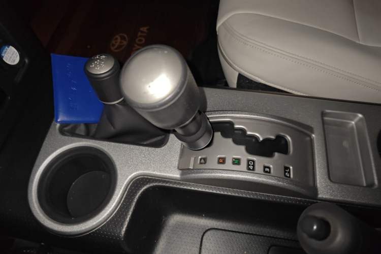 Used Toyota FJ Cruiser  Gear Lever