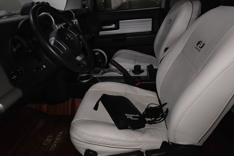 Used Toyota FJ Cruiser  Left Front Seat