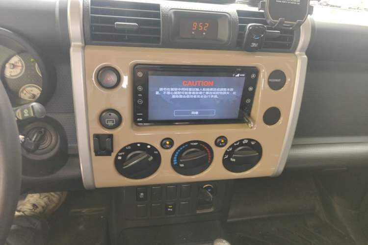 Used Toyota FJ Cruiser  Audio And AC Panel