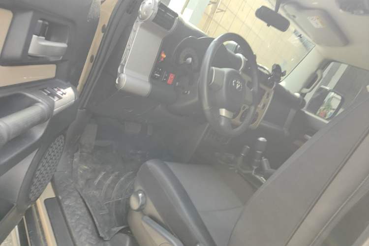 Used Toyota FJ Cruiser  Driver Seat