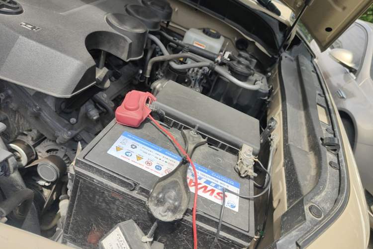 Used Toyota FJ Cruiser  Engine Bay Left
