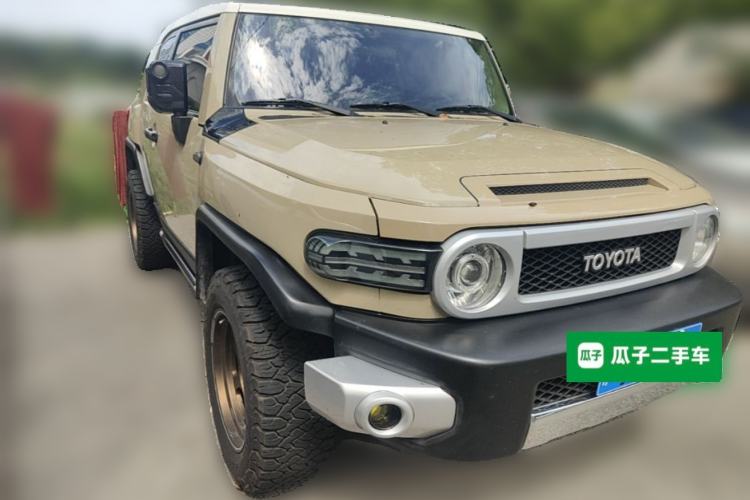Used Toyota FJ Cruiser  Front Right 45 Deg