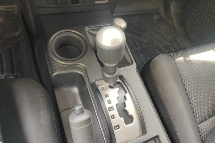 Used Toyota FJ Cruiser  Gear Lever