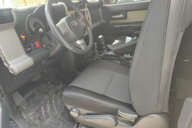 Used Toyota FJ Cruiser  Left Front Seat
