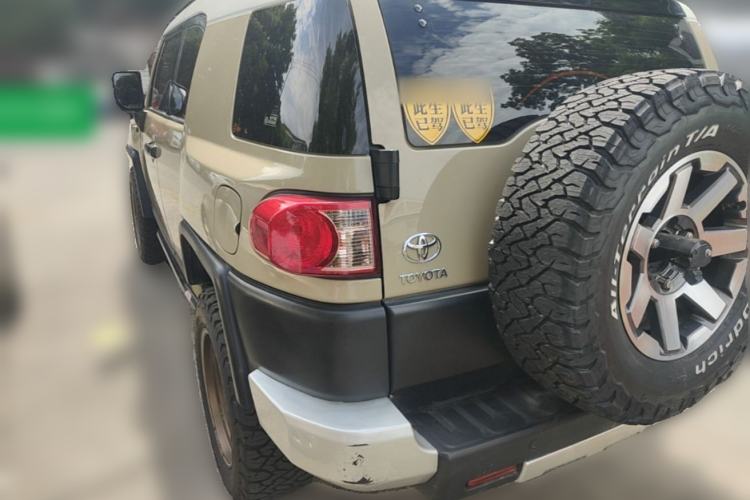 Used Toyota FJ Cruiser  Rear Left 45 Deg