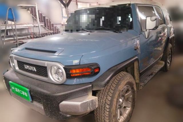 Toyota FJ Cruiser 2021 Toyota FJ Cruiser, automatic transmission, 4.0L engine, two-door, five-seater (parallel import). مستعملة