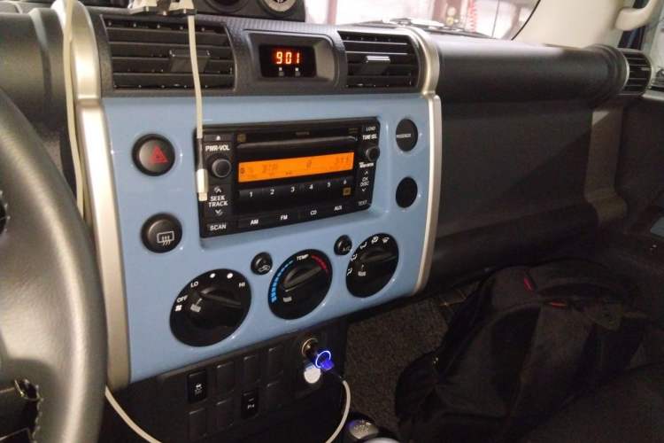 Used Toyota FJ Cruiser  Audio And AC Panel