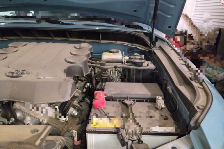 Used Toyota FJ Cruiser  Engine Bay Left