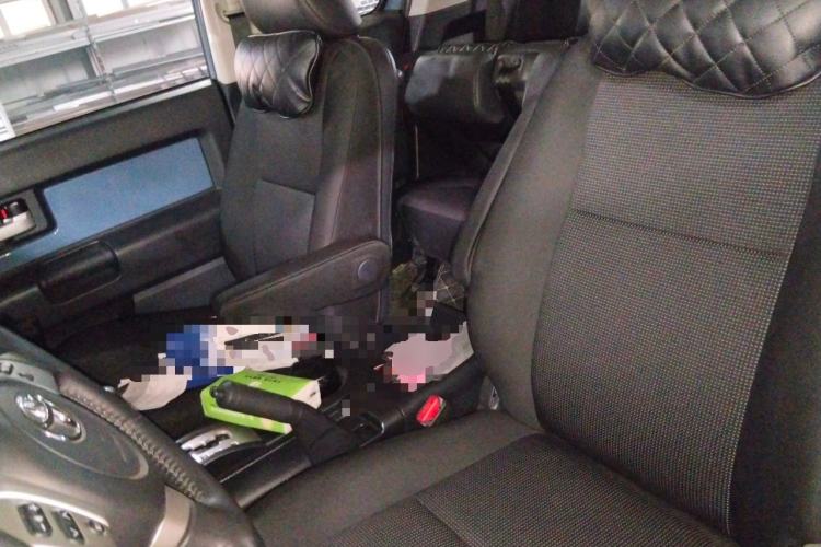 Used Toyota FJ Cruiser  Left Front Seat