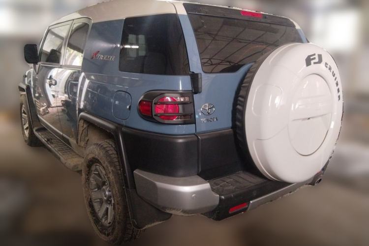 Used Toyota FJ Cruiser  Rear Left 45 Deg