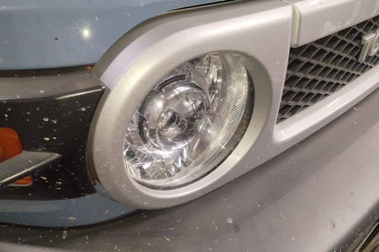 Used Toyota FJ Cruiser  Right Front Headlight
