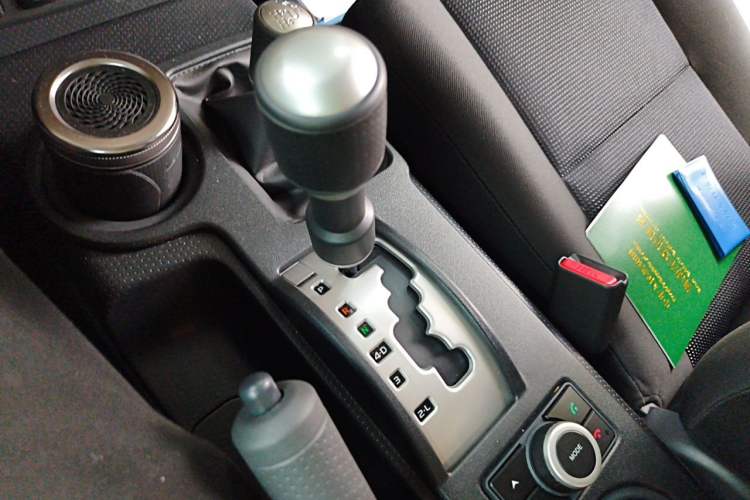 Used Toyota FJ Cruiser  Gear Lever