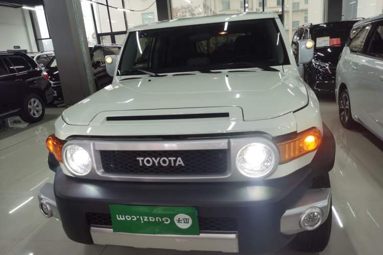 Used Toyota FJ Cruiser 2022 4.0L GX-R Dual Fuel JBL Middle East Front