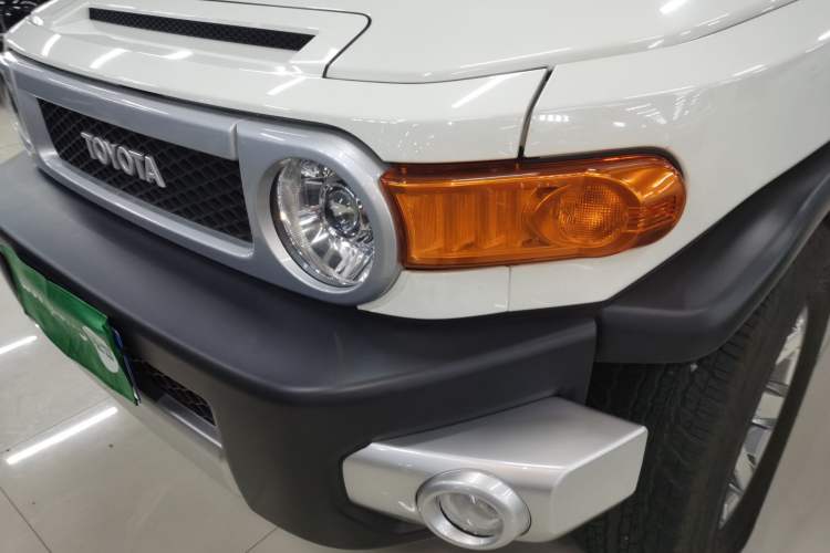 Used Toyota FJ Cruiser 2022 4.0L GX-R Dual Fuel JBL Middle East Left Front Headlight