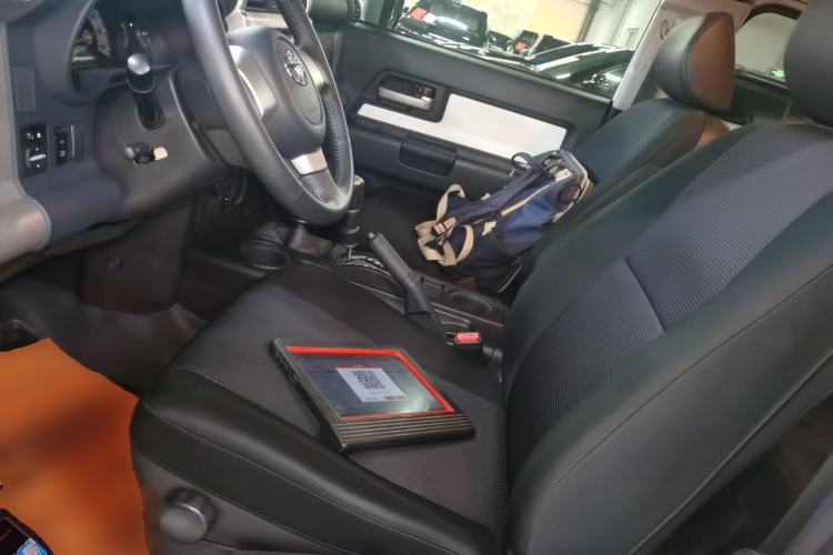 Used Toyota FJ Cruiser 2022 4.0L GX-R Dual Fuel JBL Middle East Left Front Seat