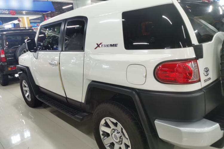 Used Toyota FJ Cruiser 2022 4.0L GX-R Dual Fuel JBL Middle East Left Side