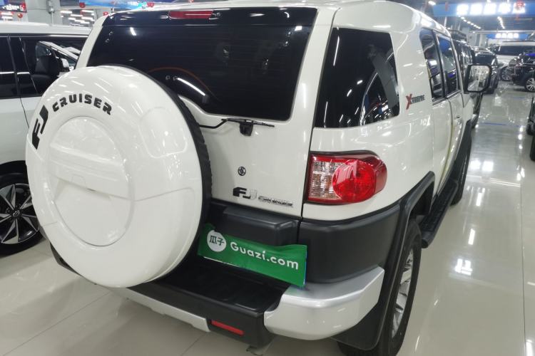 Used Toyota FJ Cruiser 2022 4.0L GX-R Dual Fuel JBL Middle East Rear Right 45 Deg