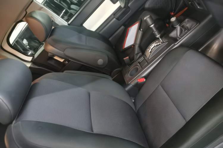Used Toyota FJ Cruiser 2022 4.0L GX-R Dual Fuel JBL Middle East Right Front Seat