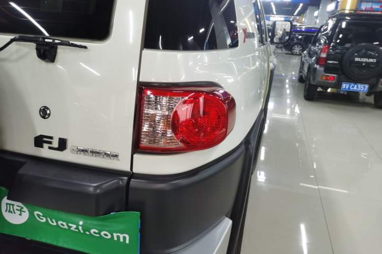 Used Toyota FJ Cruiser 2022 4.0L GX-R Dual Fuel JBL Middle East Right Rear Taillight