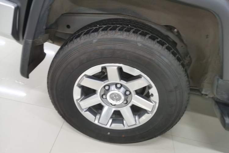 Used Toyota FJ Cruiser 2022 4.0L GX-R Dual Fuel JBL Middle East Right Rear Wheel Hub