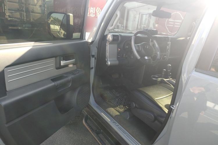 Used Toyota FJ Cruiser 2023 4.0L FINAL Edition – Eight-Cylinder – Middle East Driver Seat