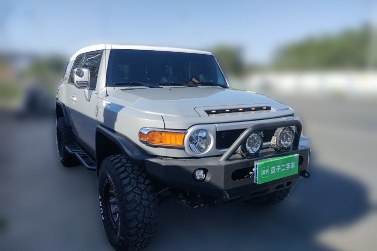 Used Toyota FJ Cruiser 2023 4.0L FINAL Edition – Eight-Cylinder – Middle East Front Right 45 Deg