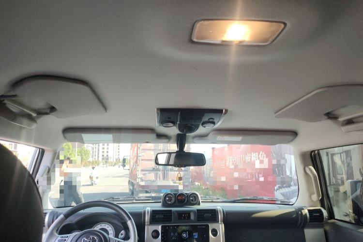 Used Toyota FJ Cruiser 2023 4.0L FINAL Edition – Eight-Cylinder – Middle East Headliner