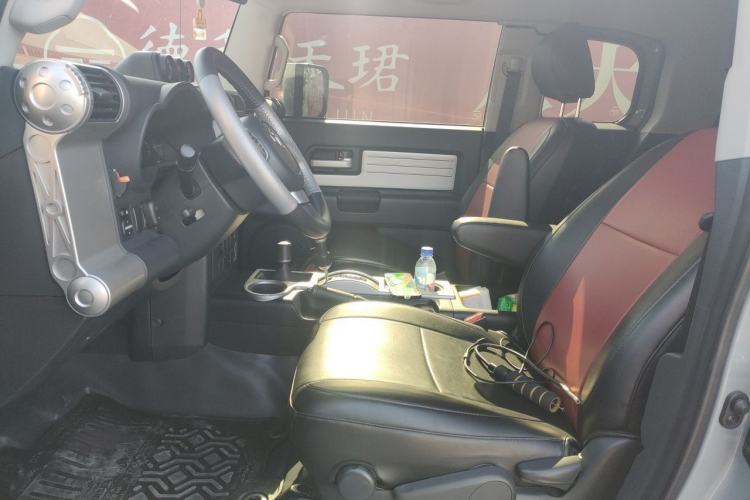 Used Toyota FJ Cruiser 2023 4.0L FINAL Edition – Eight-Cylinder – Middle East Left Front Seat