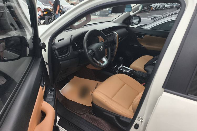 Used Toyota Fortuner 2016 2.7L Middle East Version Driver Seat