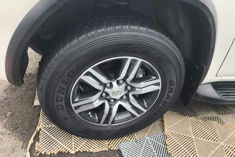 Used Toyota Fortuner 2016 2.7L Middle East Version Left Front Wheel Hub