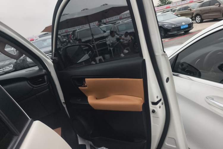 Used Toyota Fortuner 2016 2.7L Middle East Version Right Front Door Interior