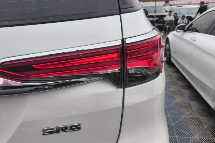 Used Toyota Fortuner 2016 2.7L Middle East Version Right Rear Taillight