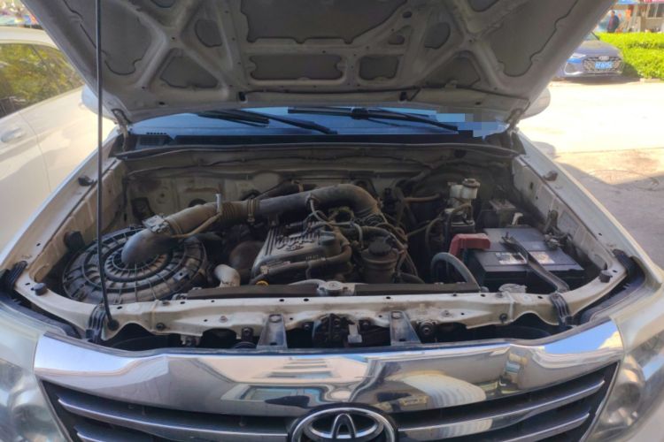 Used Toyota Fortuner  Engine Bay