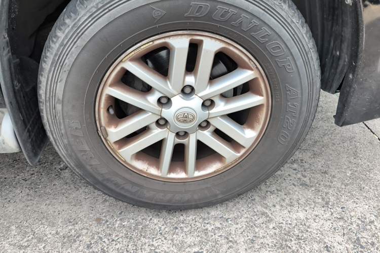Used Toyota Fortuner  Right Front Wheel Hub