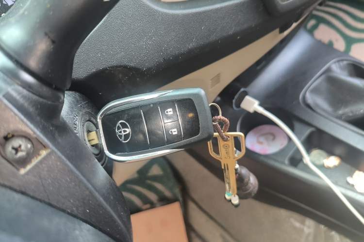 Used Toyota Fortuner  Vehicle Key