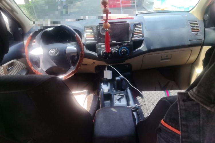 Used Toyota Fortuner  Center Console