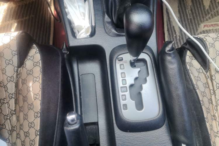 Used Toyota Fortuner  Gear Lever