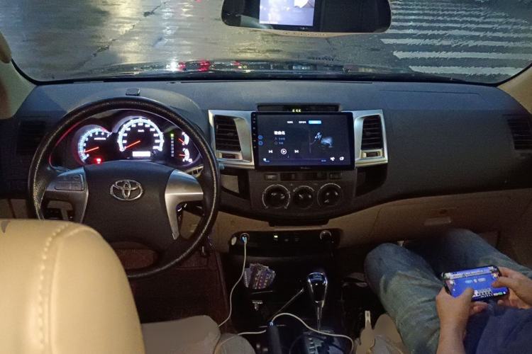Used Toyota Fortuner 2015 2.7L Standard Edition Center Console