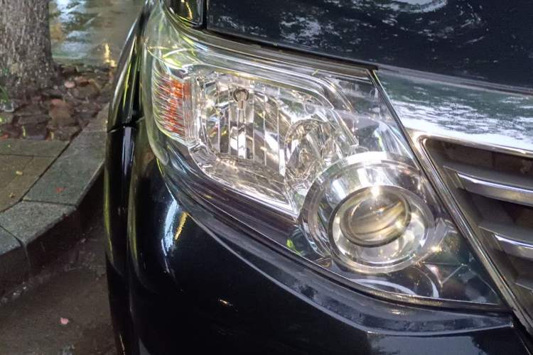 Used Toyota Fortuner 2015 2.7L Standard Edition Right Front Headlight