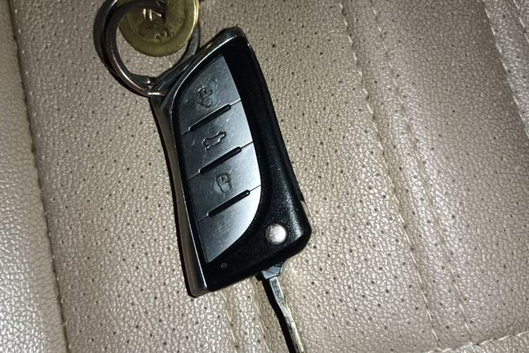 Used Toyota Fortuner 2015 2.7L Standard Edition Vehicle Key