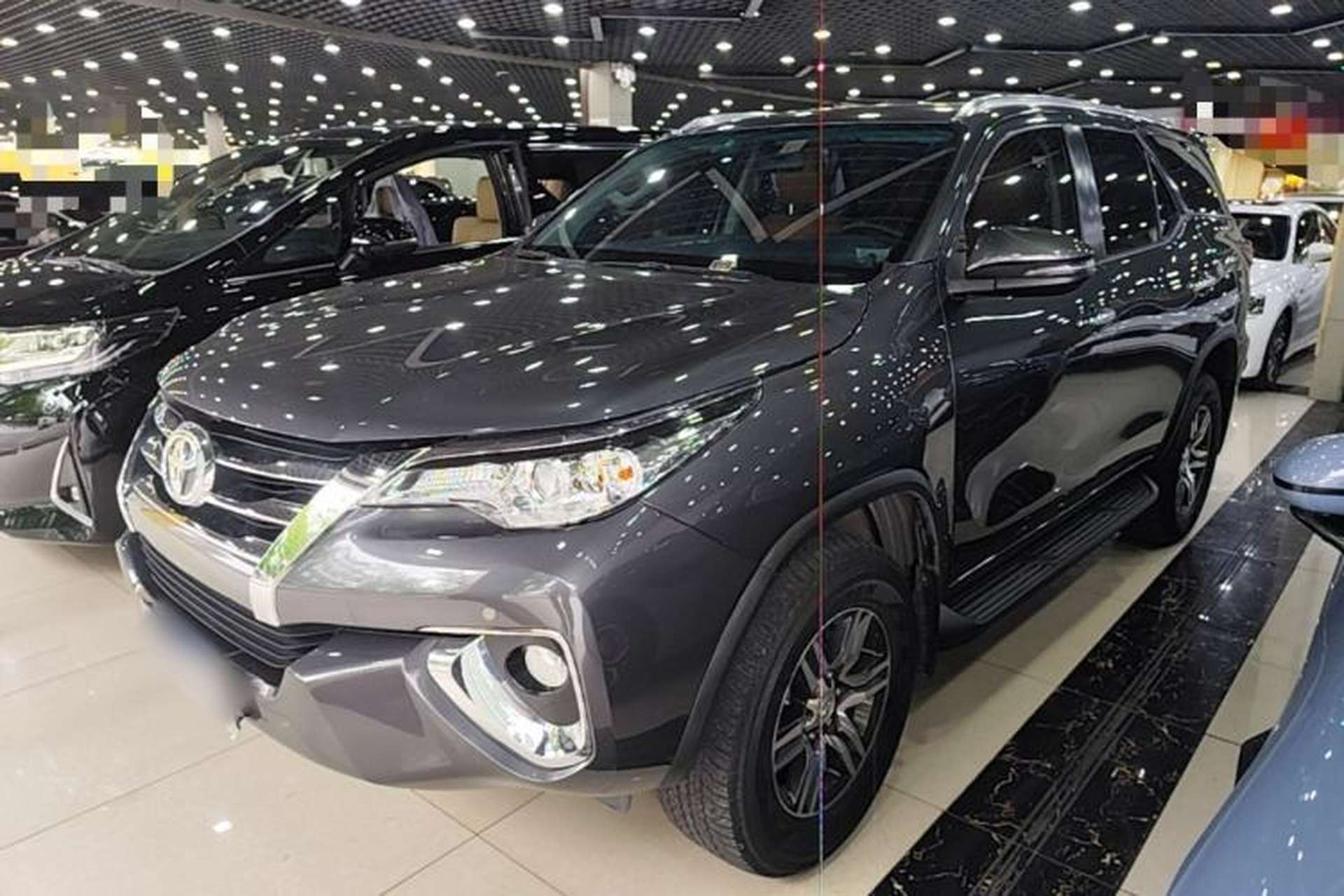 Used Toyota Fortuner  Front Left 45 Deg
