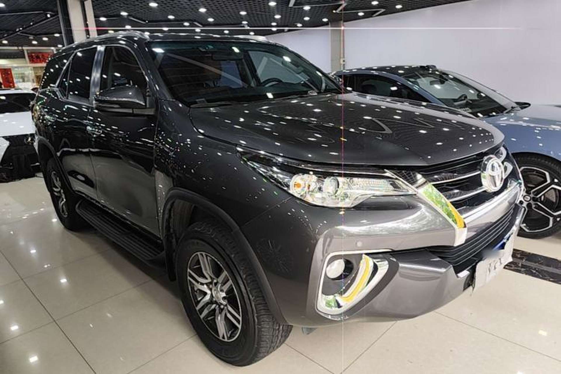 Used Toyota Fortuner  Front Right 45 Deg